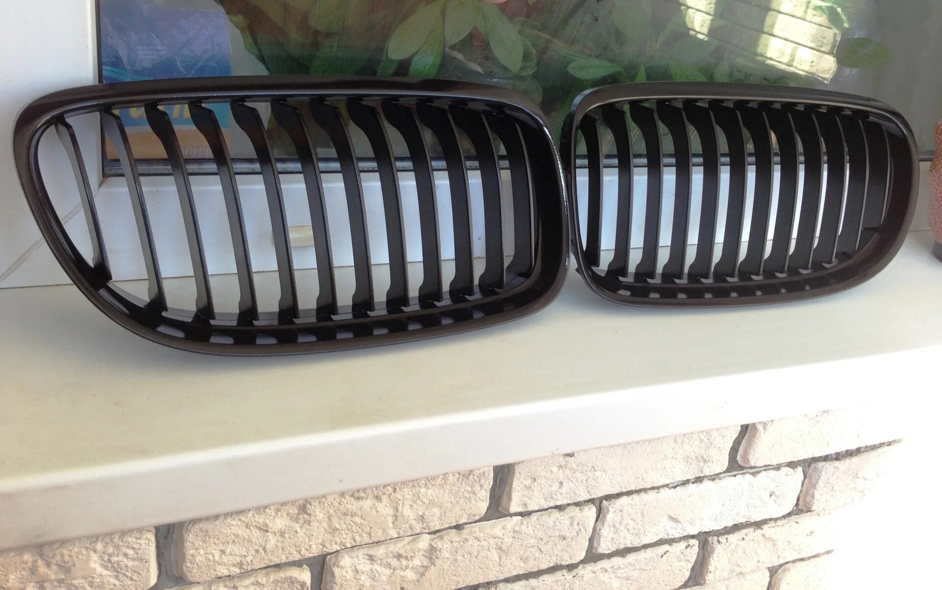 Покраска решеток. Решётка радиатора bmw i7. решетка е330с. покрашенная решетка бмв е28. покраска решетки радиатора в хром.