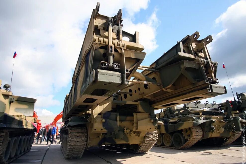 Фото вооружений и техники. Зрпк панцирь. Китайская бмп 1. Гусеничное шасси гм-352. Бук-м2 зенитный ракетный комплекс.