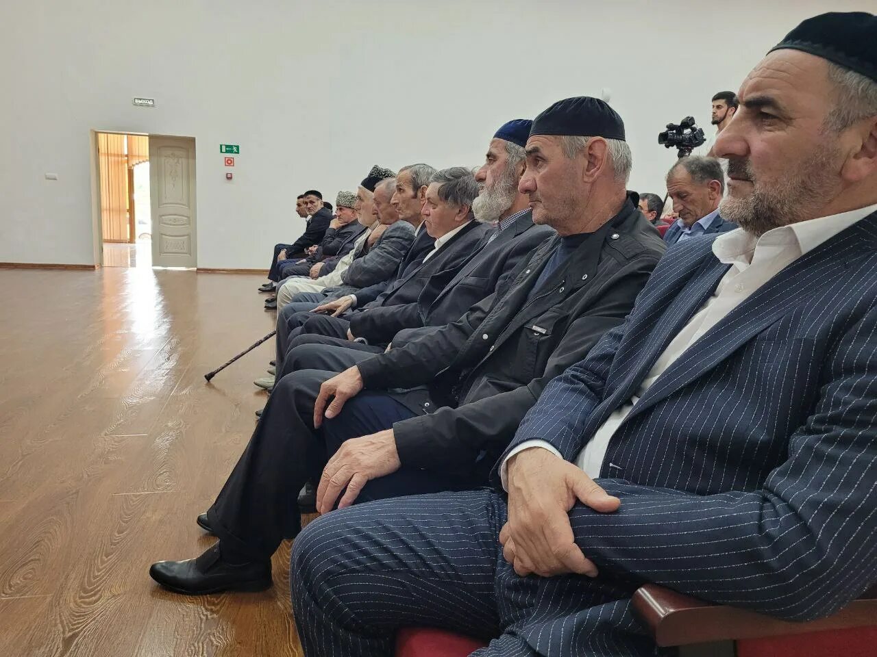 Имамы ингушетии. Муфтий ингушетии 2022 иса хамхоев. Иса хамхоев муфтий ингушетии. Имамы ингушетии. Имамы ингушетии фото.