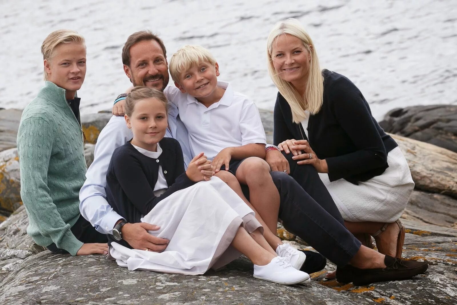 Королевская семья Норвегии Хокон. Метте-Марит. Метте-Марит с детьми. Кронпринц Норвегии Мариус борг Хёйби. История жизни обычной семьи 32