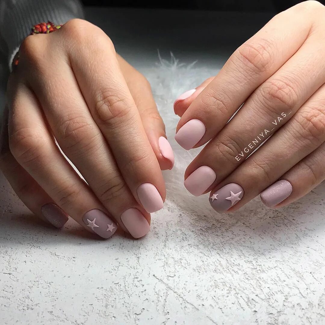 Форма балерина на средние ногти. Зауженная форма квадратных ногтей. Маникюр на среднюю длину квадрат. Маникюр на средние ногти. Френч квадрат.