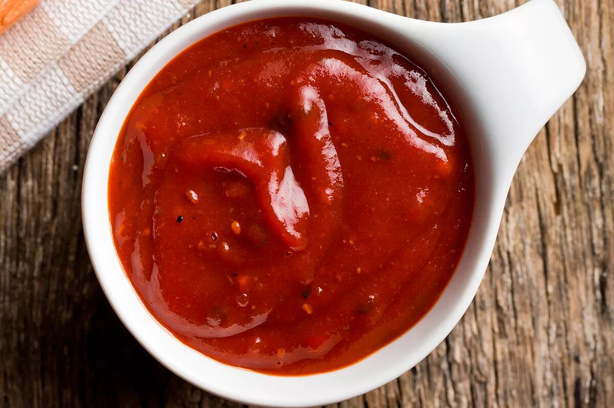 Some sauce. Соус борделез. Соус кетчуп. Соус томатный острый. Соус красный.