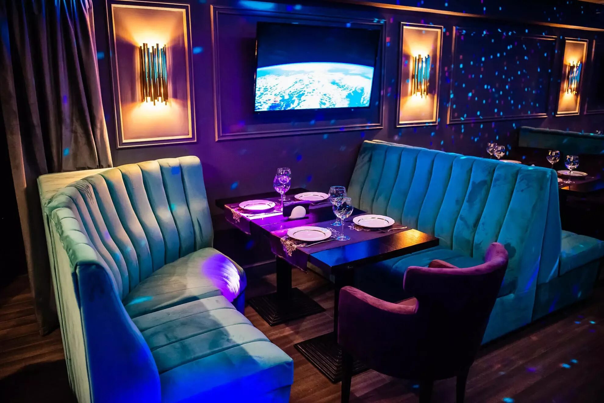 Караоке бар в москве. Москва караоке клуб дуэт. Караоке бар. График работы караоке бар. Караоке ресторан.