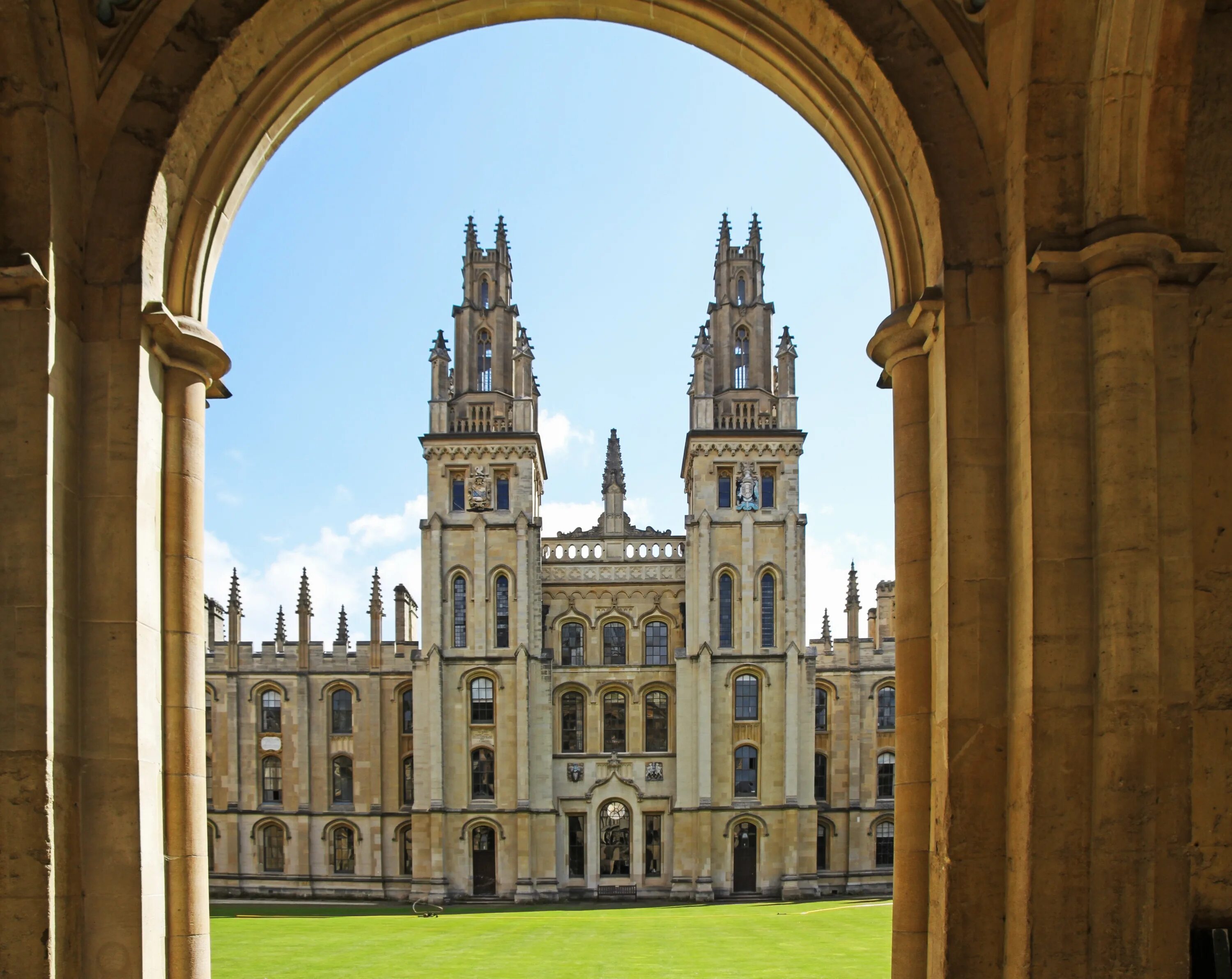 Oxford university town. Оксфорд институт. Оксфордский университет аббатство. Оксфордский университет (University of Oxford), Великобритания.