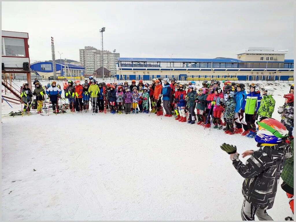 Алтайск спорт. Горно Алтайск 2022. Горно Алтайск соревнования по лыжам. Горнолыжная школа в Горно Алтайске. Горнолыжная школа Горно-Алтайск сайт.