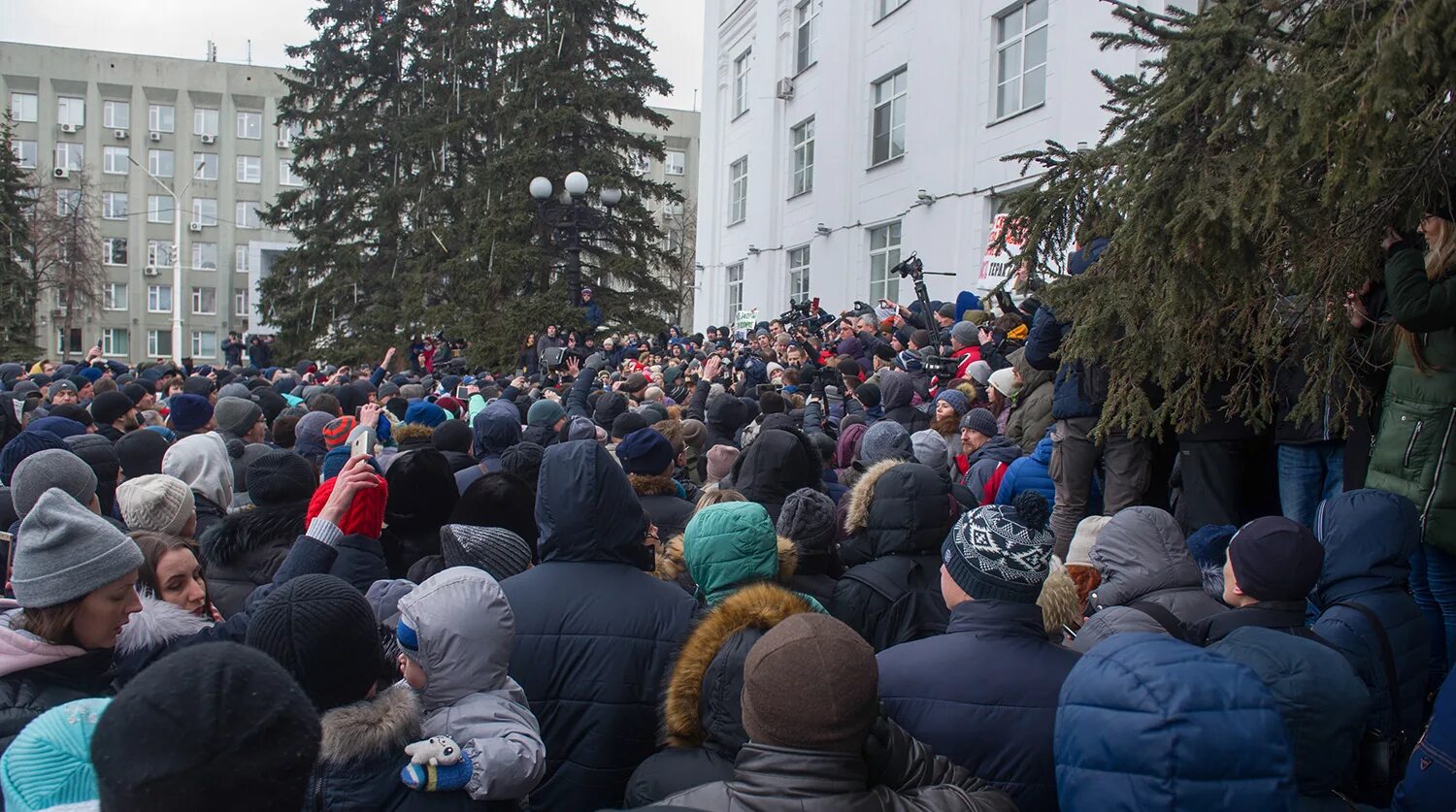 События завтра. Зимняя вишня Кемерово митинг. Митинг в Кемерово. Жители Кемерово. Кемерово митинг пожар.