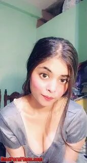 My Hot Sexy North Indian Teacher Sent Me her Nangi Photos.