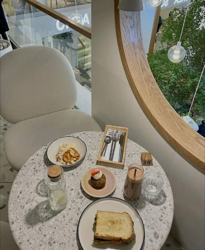 Крем сода кафе москва. Кафе cream soda рязань. Крем сода кафе на мясницкой. Cream soda кофейня москва. Cream soda мясницкая ул 15 меню.