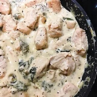 Куриное филе со сметаной на сковороде
