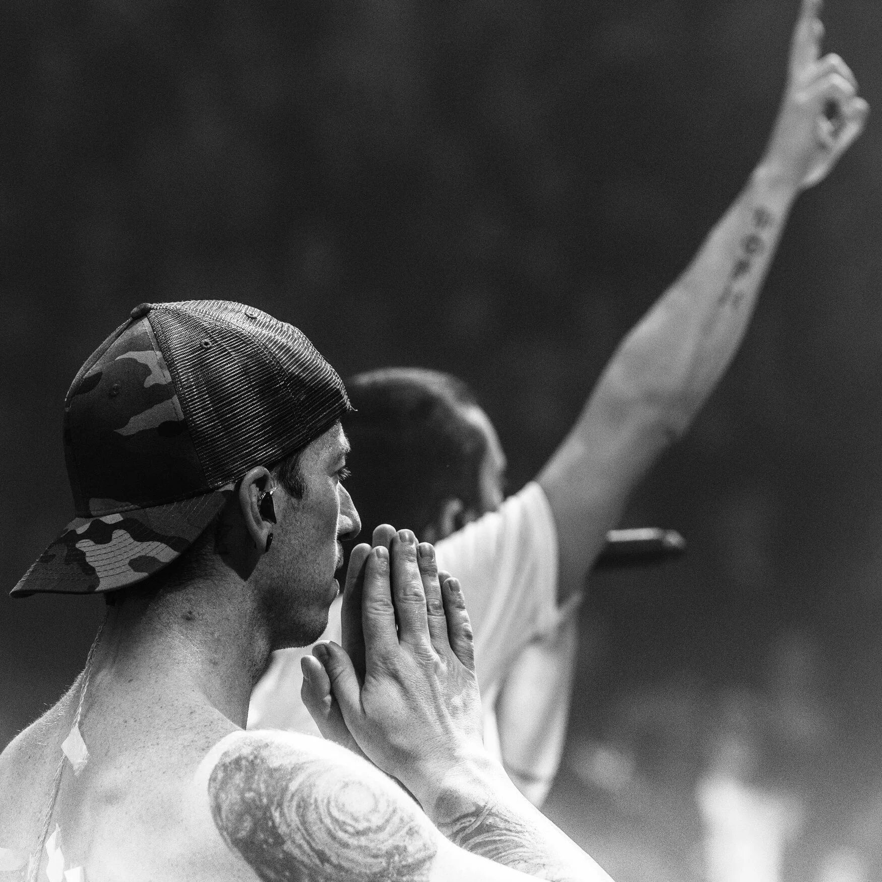 And so one. Twenty one Pilots aesthetic. Twenty one Pilots фото. Эстетика 21 пилота. Twenty one Pilots shy away.