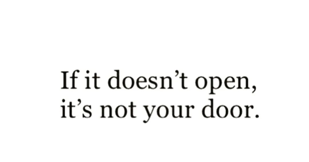 Its me open the door. Doki doki i gently open the door. Gently open the door. Next to the door. Я медленно открыл дверь doki doki.