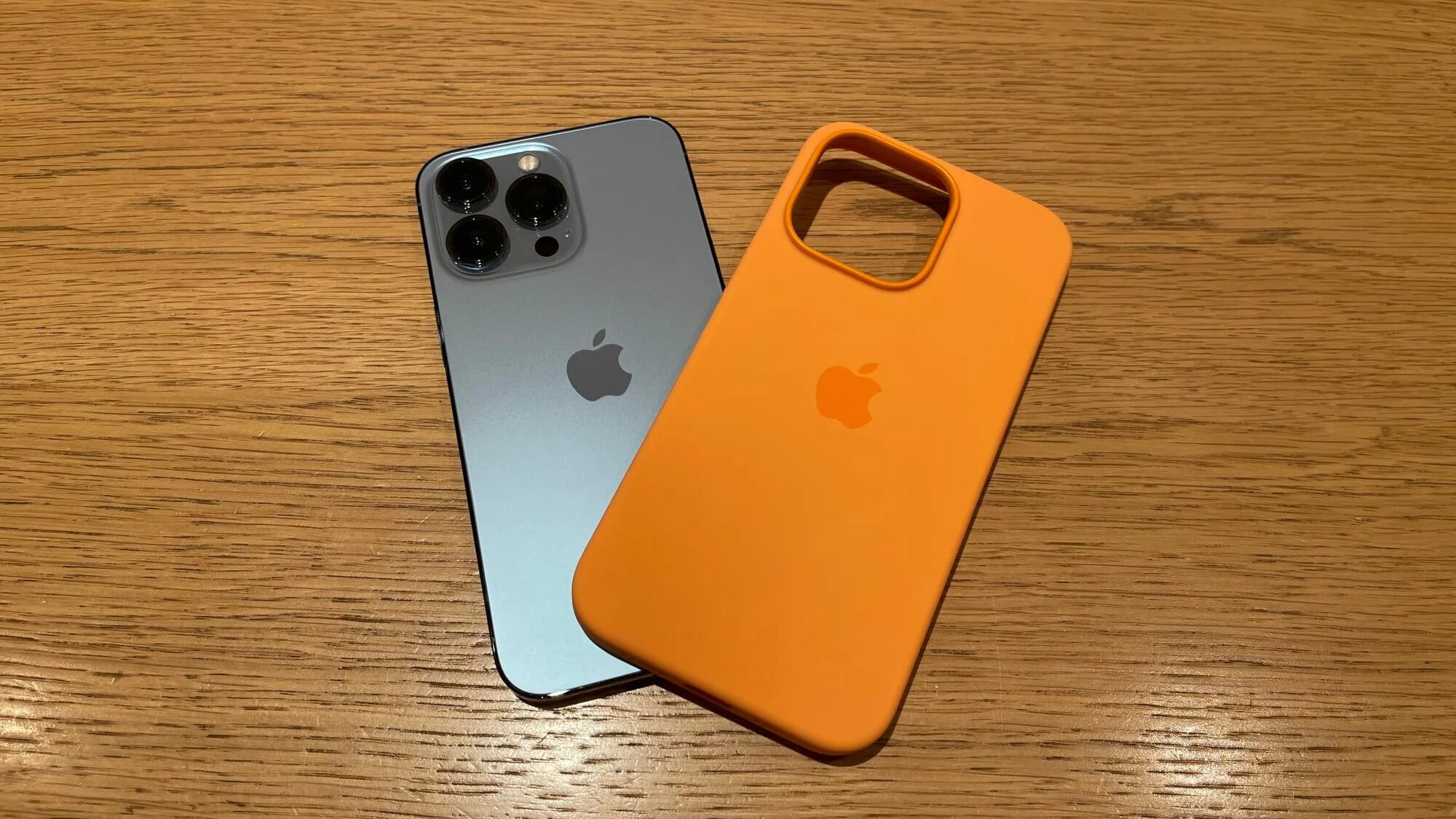 Iphone 15 silicone case magsafe. Iphone 13 Pro Max Silicone Case. Iphone 13 Orange. Чехол Apple iphone 13 Silicone Case MAGSAFE Marigold. Чехол iphone 13 Pro Max Marigold Silicone.