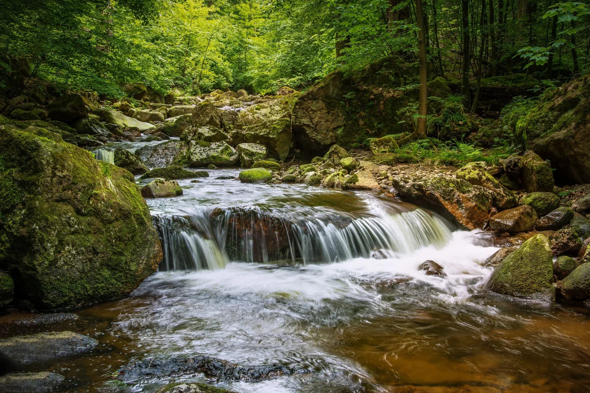 Сказочный водопад. Журчание реки. Шум природы. Природа вода водопад. Включи звуки природы на станции