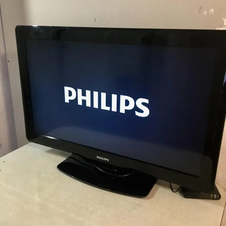 Телевизор Philips 2008. Телевизор Филипс 2008 года. Телевизор Филипс 32 2015. Телевизор 82 см.