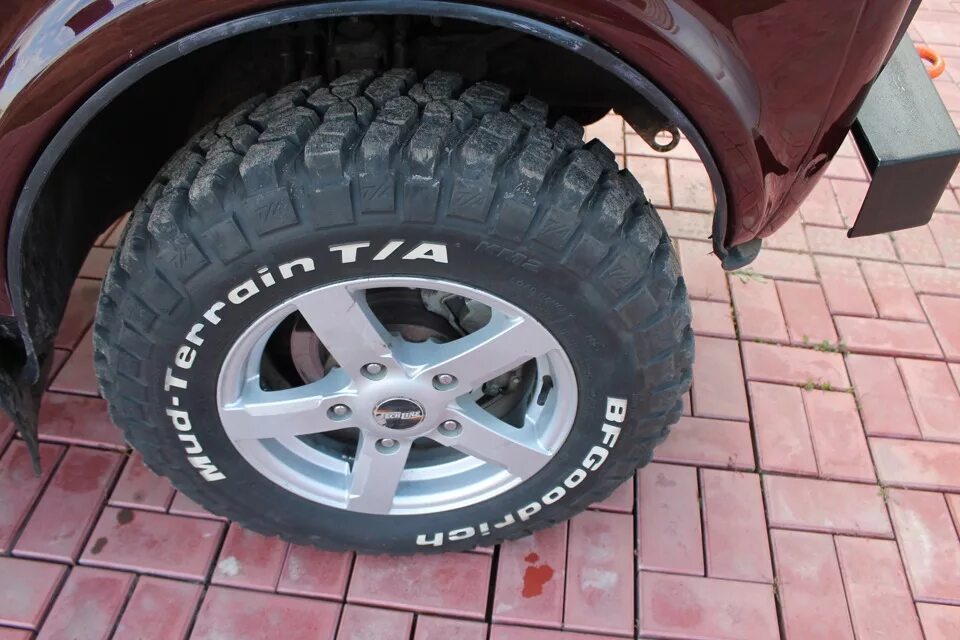 Резина БФ гудрич на ниву 215 70 r16. BFGOODRICH 215/75 r15. BFGOODRICH 215 75 15 Нива. БФ гудрич 205/70/15. 215 75 15 летние