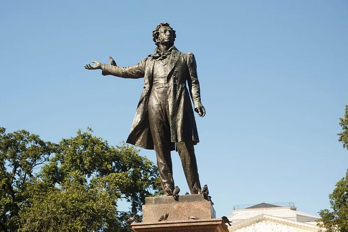 Памятник пушкину в каком городе. Александр сергеевич пушкин памятник. памятник а.с. пушкину. памятник александру сергеевичу пушкину. памятник а. с. пушкину (москва, пушкинская площадь).