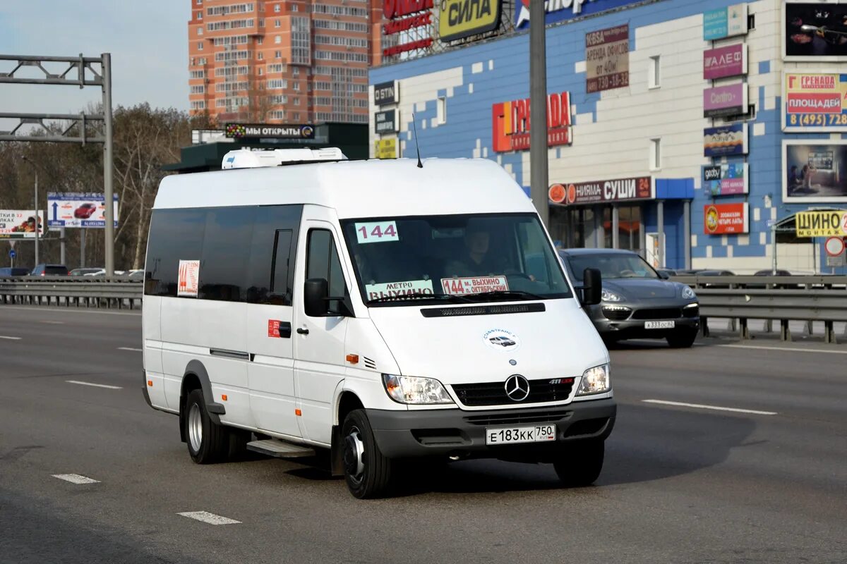 Автобусы выхино коренево. Mercedes Benz 223203. Микроавтобус 144 Выхино. Маршрут 144. Маршрутка Спринтер Классик МО.