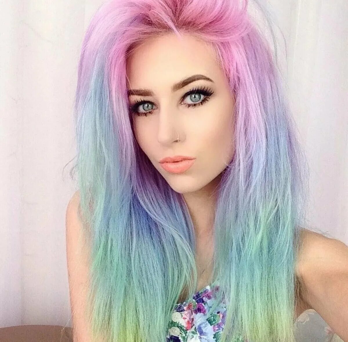 Саша мяу. Красивые девушки с крашенными волосами. Крашеные волосы. Розовые волосы. Разноцветные волосы.