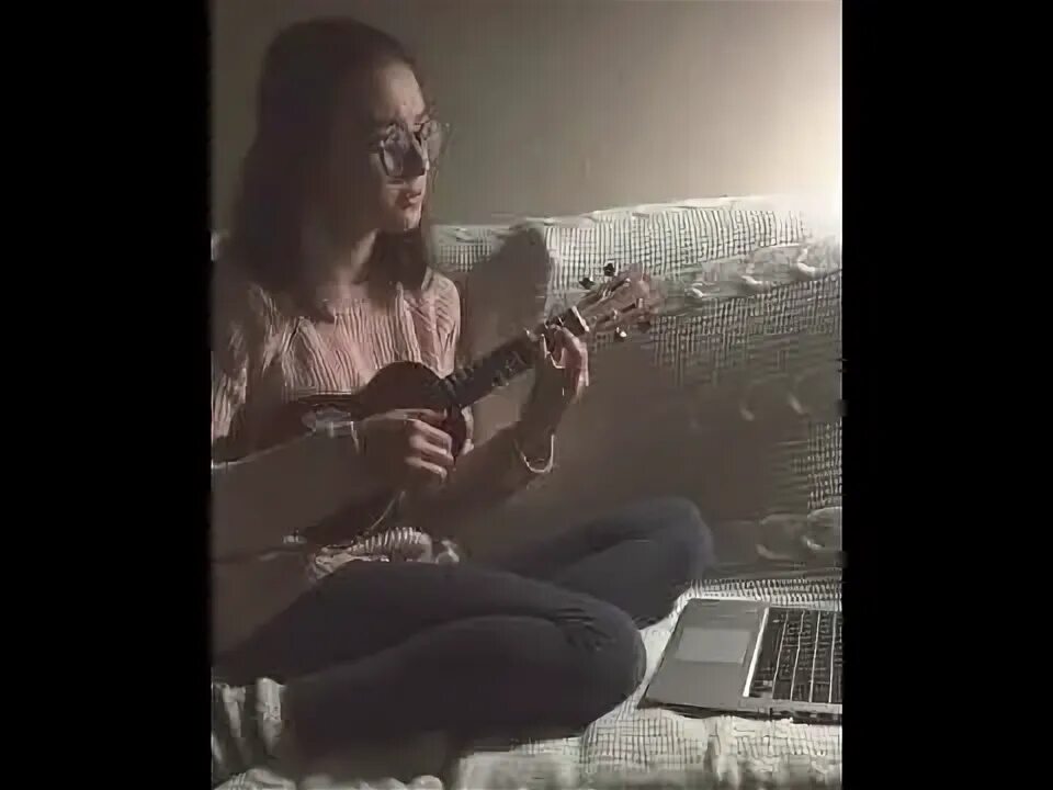 Пммл на укулеле разбор. Щит засыпай табы. Укулеле мелодии слушать. Ssshhhiiittt дворы на укулеле. Засыпай на укулеле.