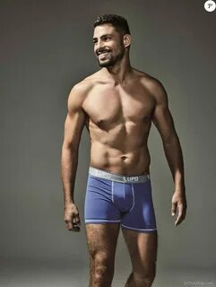 Голый Кауа Реймонд 