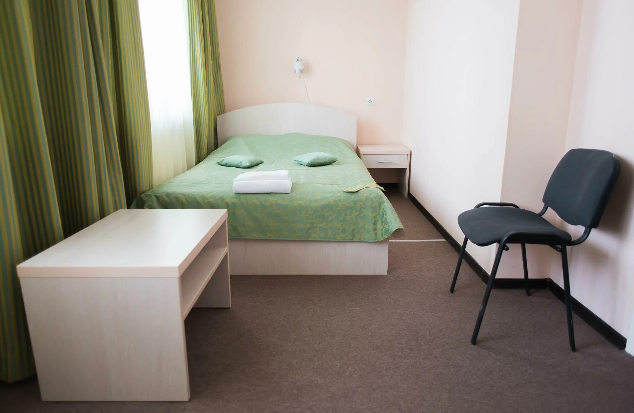 Алира пэлас)). Отель элем верхняя пышма. Молния ямал джуниор сюит 2 корпус. Гостиница элем пышма. Отели в верхней пышме.