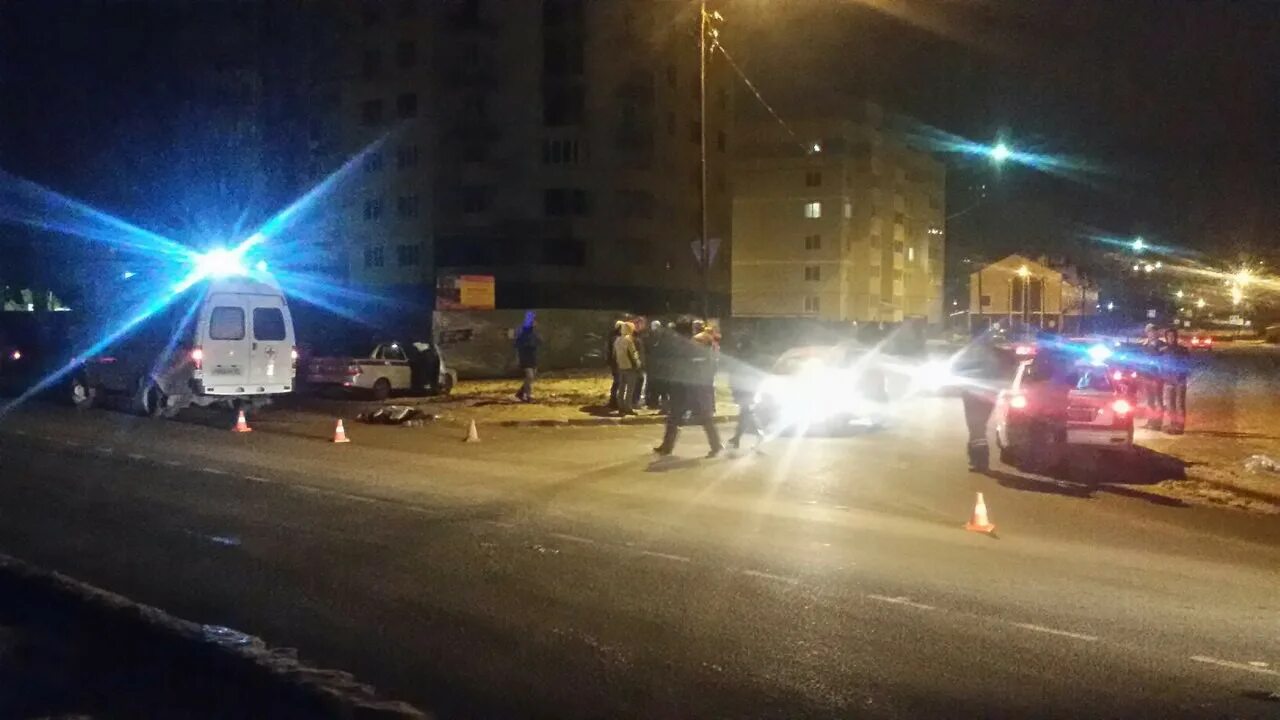 Новая автошкола тверь. Участковый тверь. Водитель автомобиля тверь. Фото дтп с барьерными ограждениями. Водитель автомобиля тверь.