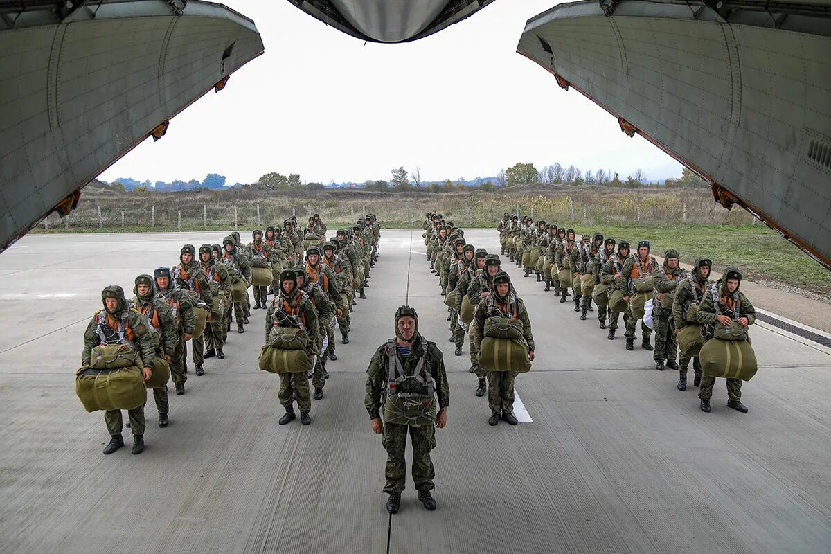 Риа новости фронт. Нагорный Карабах ВДВ. Военные учения. Российские войска. Российские военные.