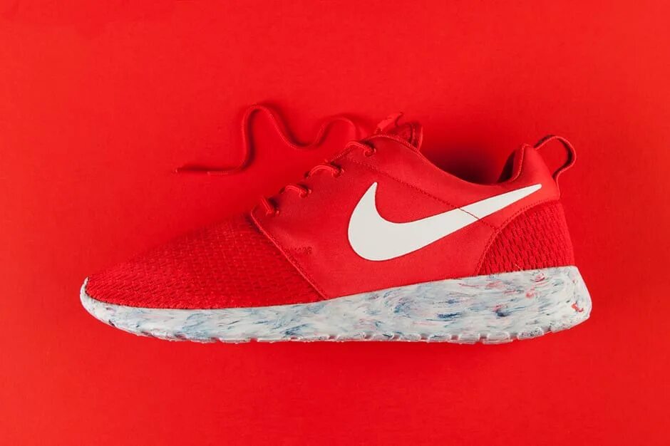 Ткань найка. Кроссовки Nike Roshe Run Red. Кроссовки найк Roshe Run мужские красные. Nike 666 кроссовки. Акира Nike красный.