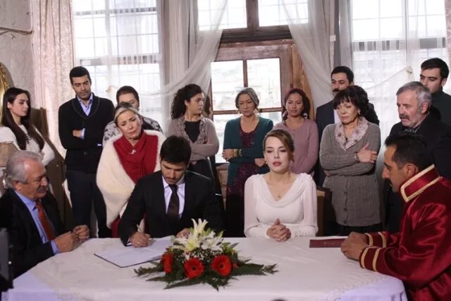 между небом и землёй турецкий сериал илмаз. небесная любовь турецкий сериал 1 серия. между небом и землей турецкий 28. хава из сериала между небом и землей. хава между небом и землей.