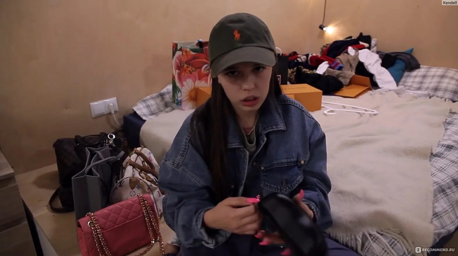 Даша зотеева 2020. Блогерша даша "инстасамка". Инста самка сумка. Зотеева дарья евгеньевна. Инстасамка дарья 2020.