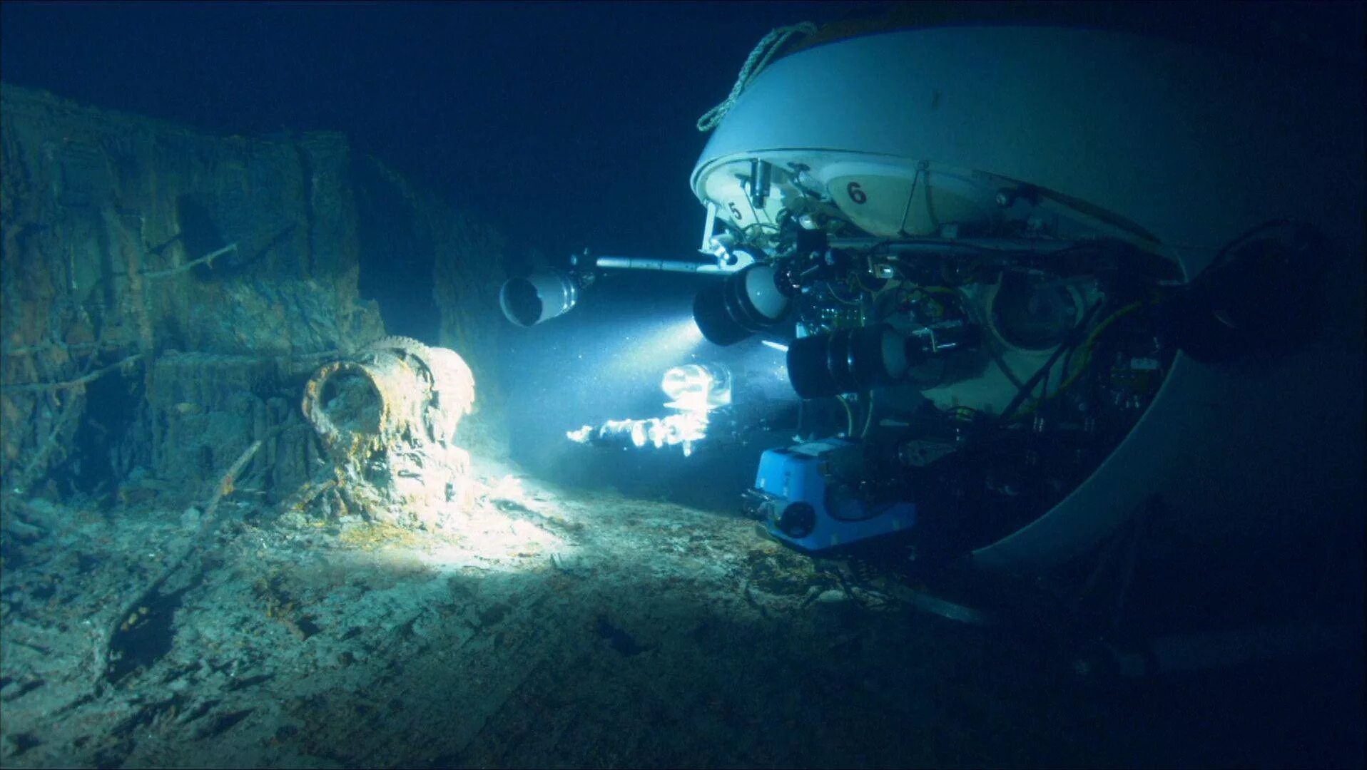 Спуститься на дно океана. Мир 1 глубоководный аппарат Титаник. Батискаф мир-1 Кэмерон. Батискаф Кэмерона Deepsea Challenger.