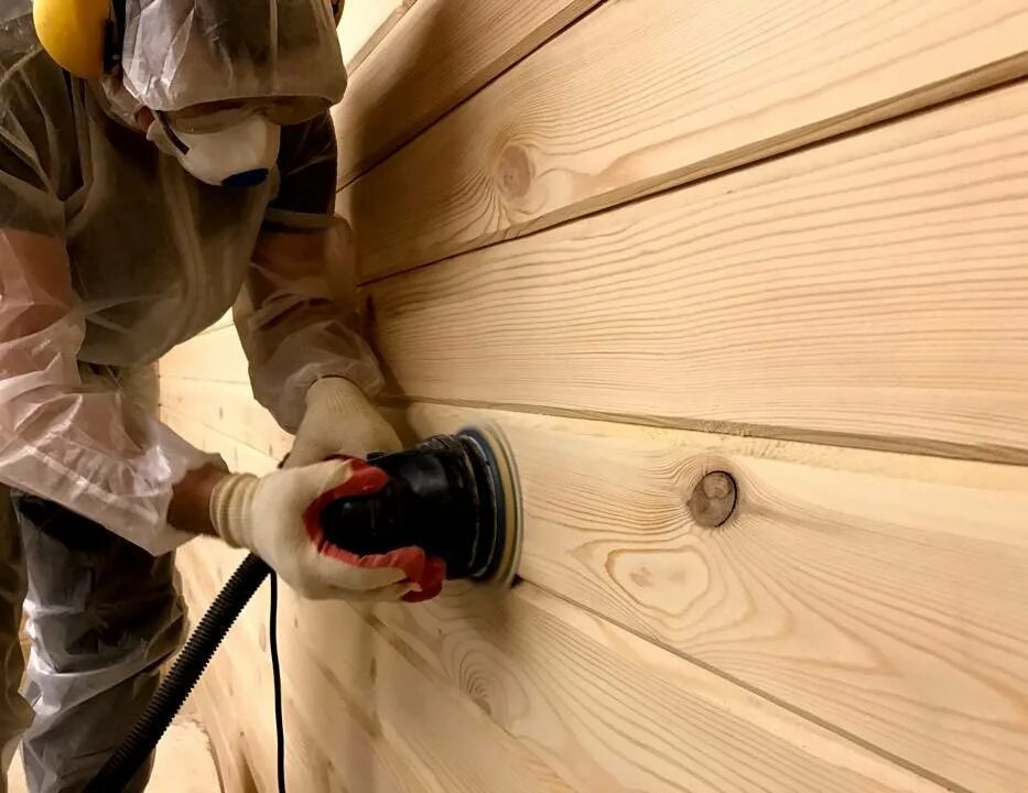 Шлифовка бруса внутри. Шлифование бревен сруба. Шлифовка покраска деревянных домов. Дом отшлифованный внутри. Конопатка сруба бани.