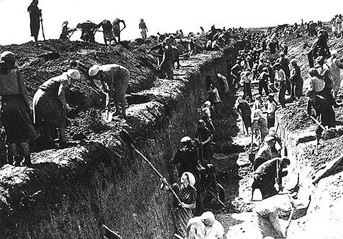Строительство оборонительных рубежей. 1941 казанский оборонительный рубеж. Сколько москвичей работало на строительстве оборонительных. Сурский оборонительный рубеж 1941. Сурский рубеж противотанковые рвы.