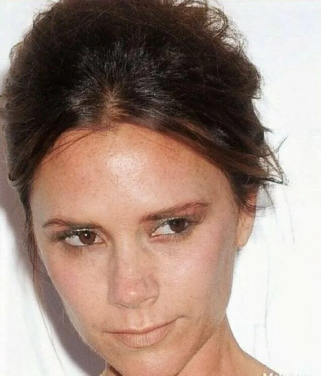 Beckham Still Posh Sans Makeup