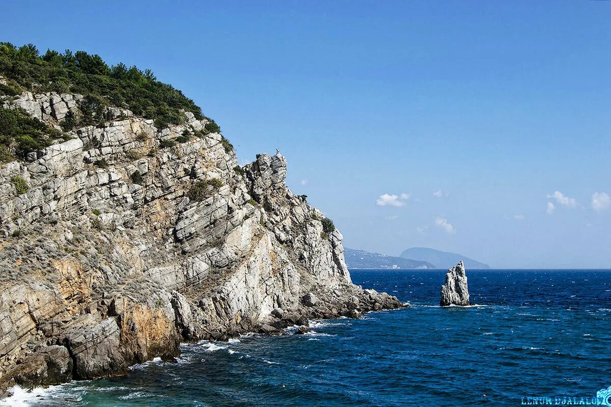 Ялта парус. Скала Парус Ялта. Скала Парус Симеиз. Гора Парус в Крыму. Ялта Парус гора.