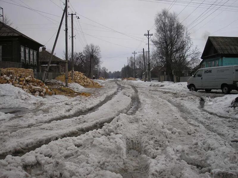 Погода в черной холунице на 10. Белая Холуница города Кировской области. Дороги белая Холуница. Белая Холуница набережная. Площадь города белая Холуница.