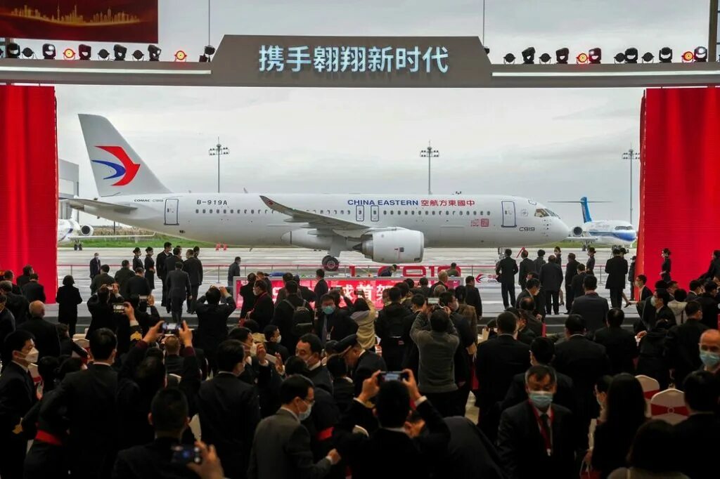 Чайна эстерн airlines. Электрический самолет китай. Чайна саузерн эйрлайнс. A380 air china. China eastern airlines фото.