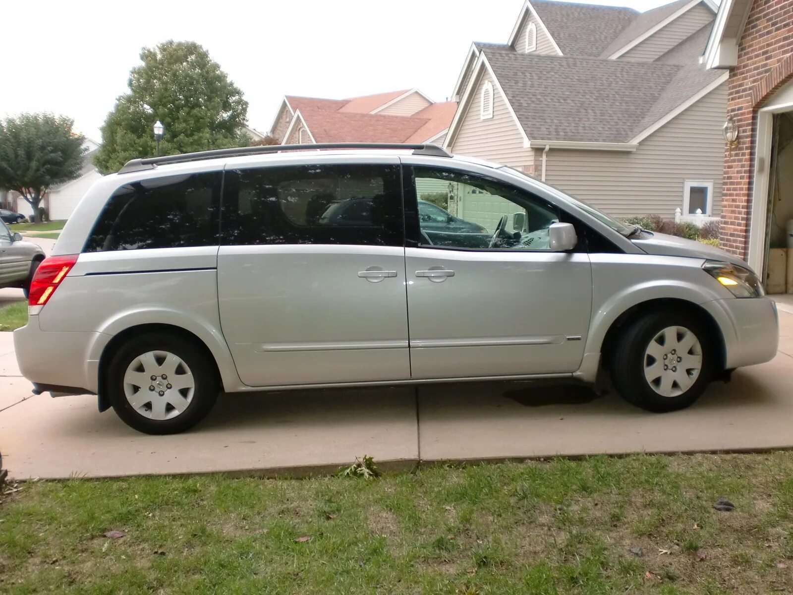 Nissan (Ниссан) Lafesta II (B35): фото автомобиля