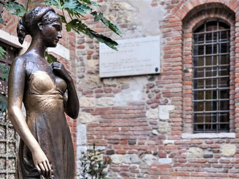 Verona juliet. Verona juliet. Балкон джульетты в италии. Verona juliet. Verona juliet.
