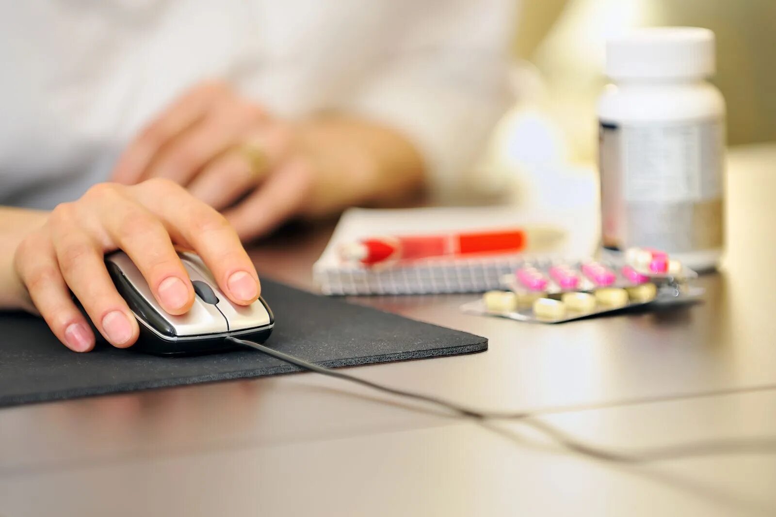 Препараты интернета. Препараты интернета. Торговля лекарствами. Лекарства. Препараты интернета.