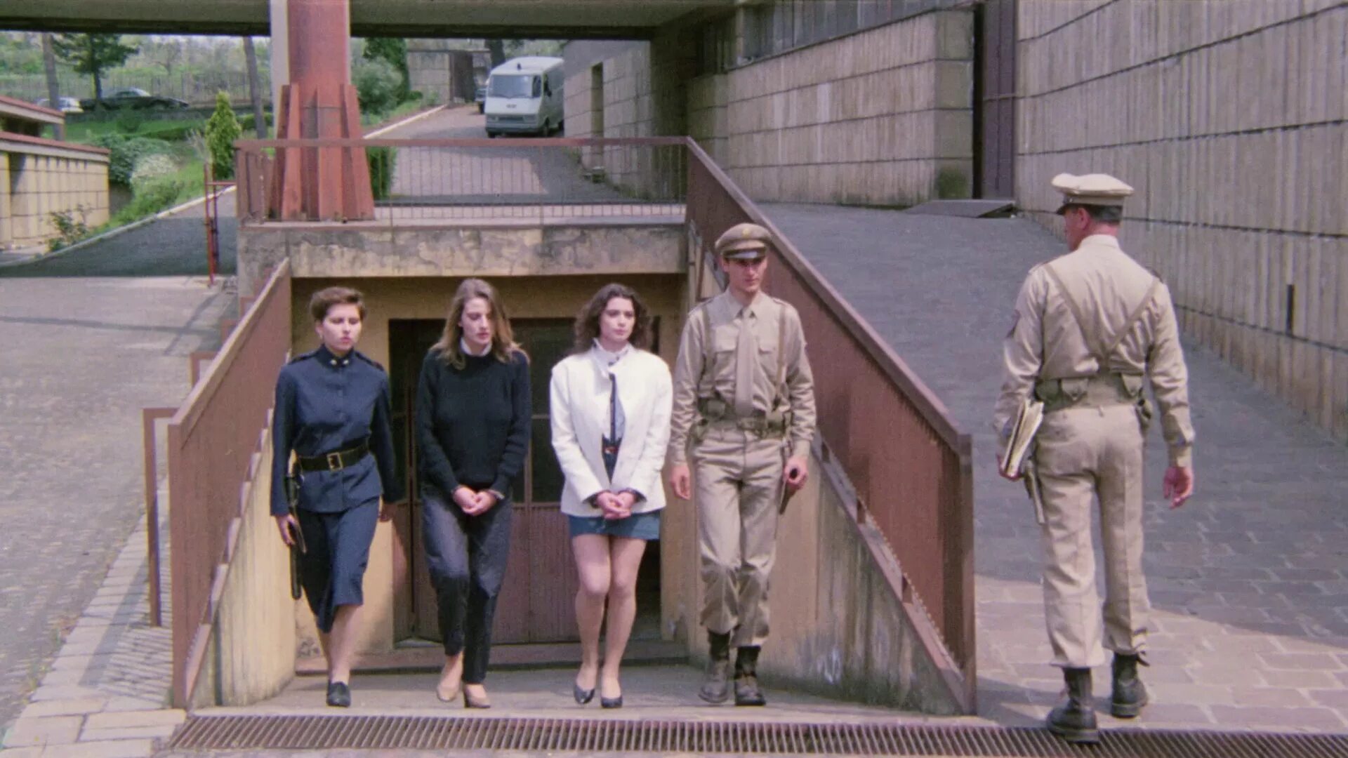 Доктор сериал 2023. Prisoners of evil. Девушка в темнице фэнтези. Prisoner of war (2003). Святая инквизиция ведьмы.