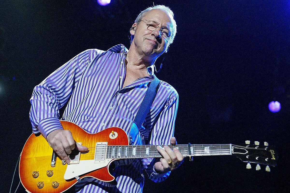 Mark knopfler 2005. Mark knopfler дискография. Dire straits mark knopfler. Гитарист dire straits. Knopfler - a place where we used to live.