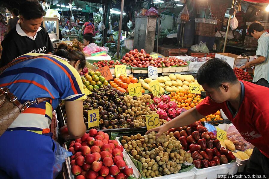 Тайланд рынок. Ночной рынок Тепразит. Бангкок рынок. Тайланд рынки продуктовые.