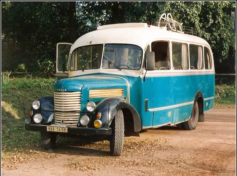 Автобусы рнд. Кавз 651 мосфильм. старинный автобус чехия. автобусы праги. авто прага чехия 1936.