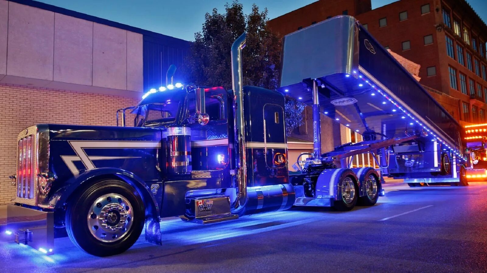 Американский грузовик Peterbilt. Peterbilt 389. Custom Light Peterbilt 389. Американские тягачи Петербилт.