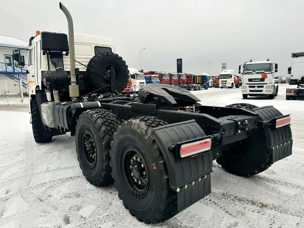 Камаз 4310 седельный тягач. Камаз 6 на 6 тягач. Камаз 53504 евро 5. Вездеход седельный камаз. Камаз 65221 6х6.