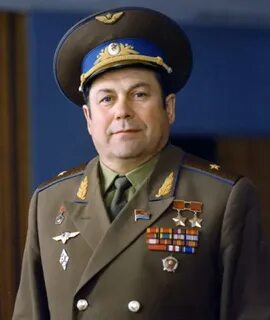 Попович космонавт