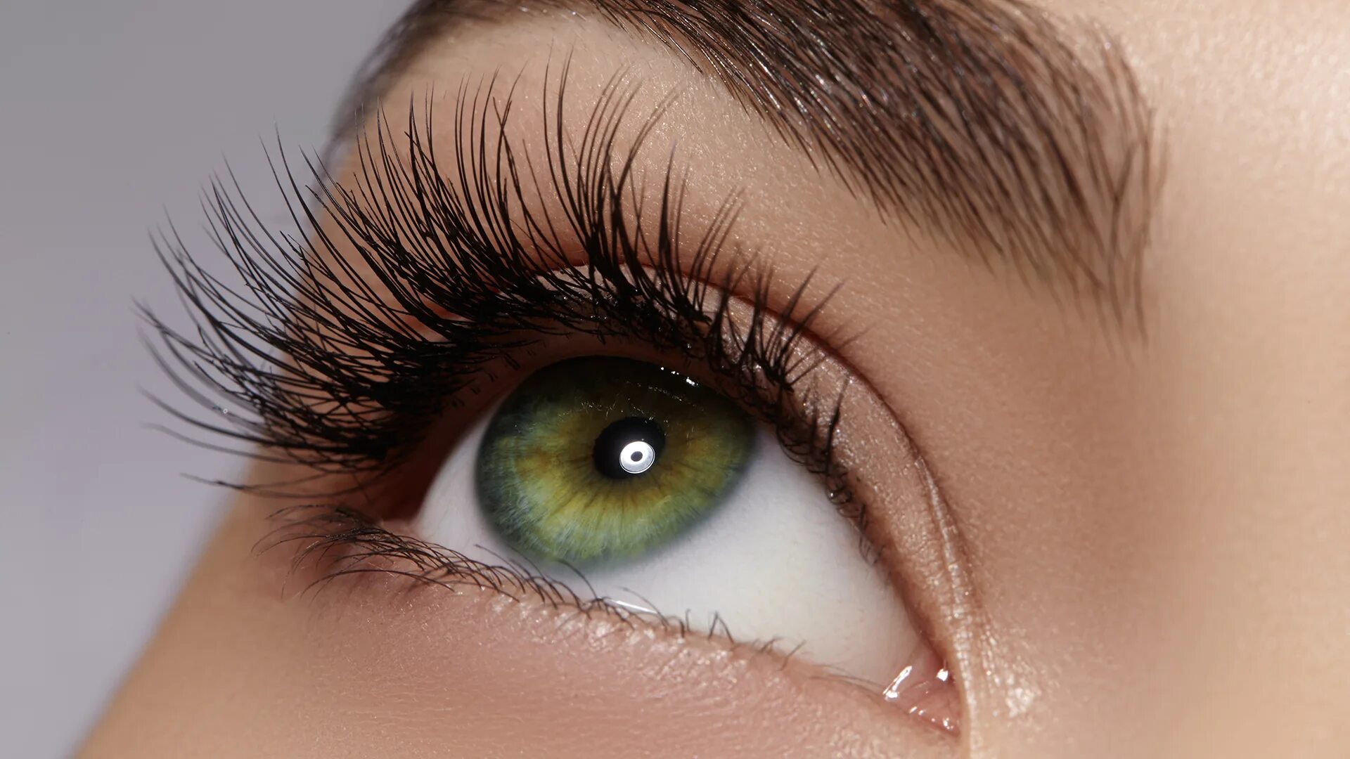 Magnetic Lashes Make Me Feel Like I’m Living in The Future Makeup.com by L'Oréal