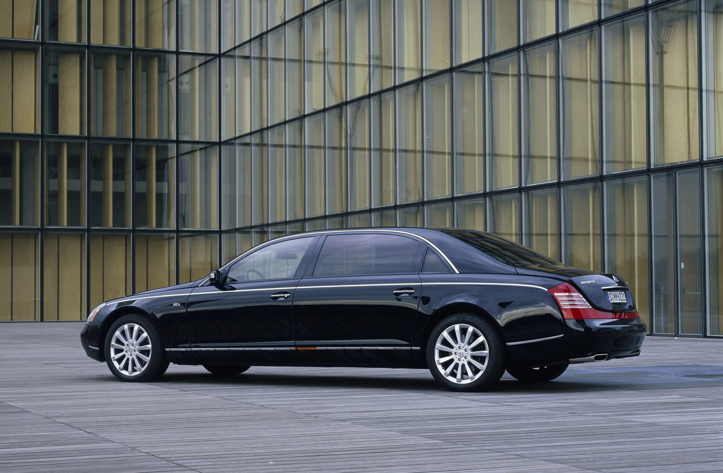 Мерседес майбах лимузин 2022. Maybach 62 лимузин. Maybach 62 (v240). Maybach седан. Maybach 57.