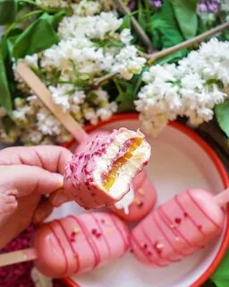 Муссовые эскимо на палочке